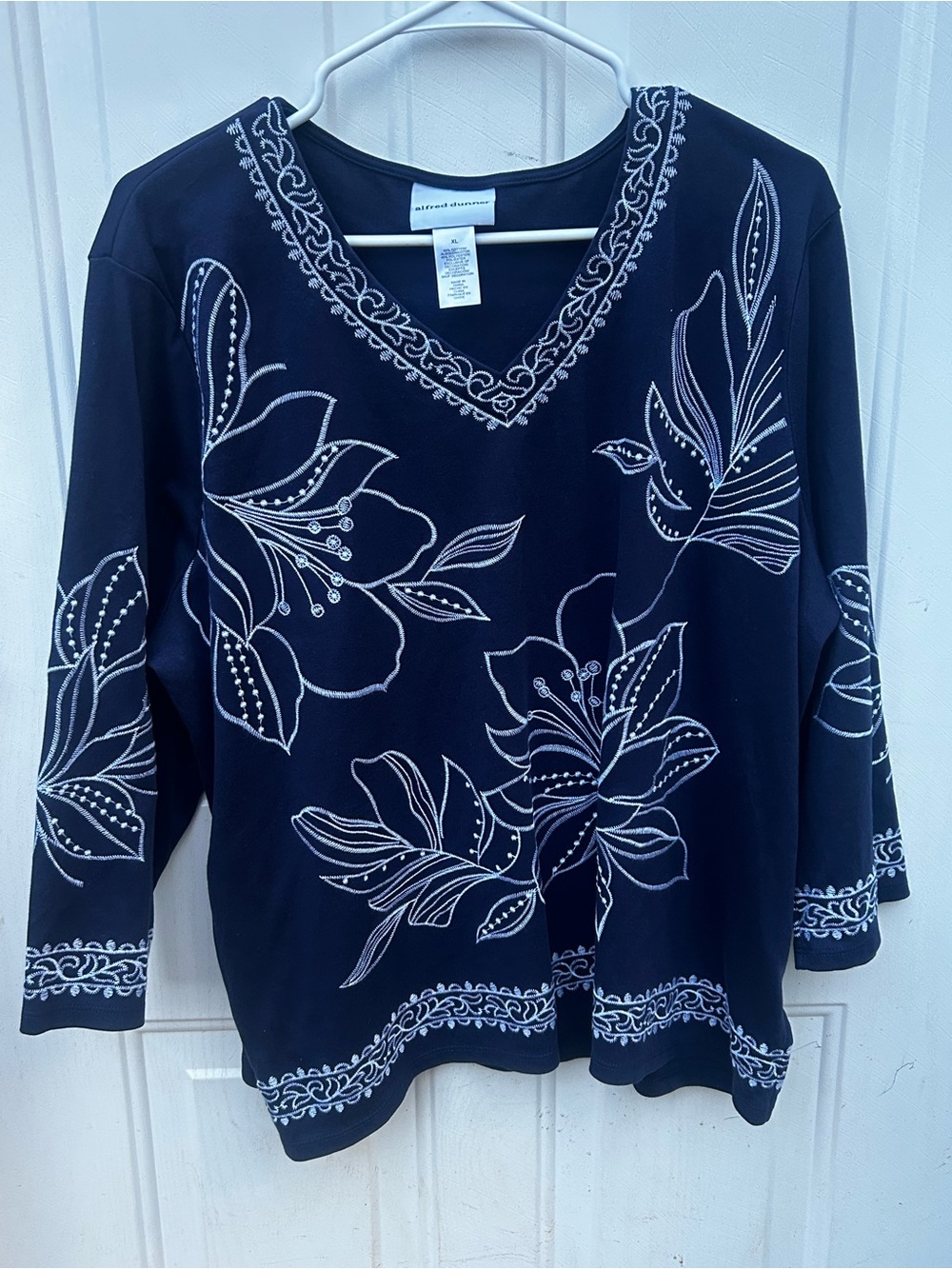 Alfred Dunner Navy Long-Sleeve V-Neck Top with White Floral Embroidery